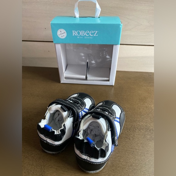 Robeez Baby Walker Shoes - Black and White - Picture 6 of 7